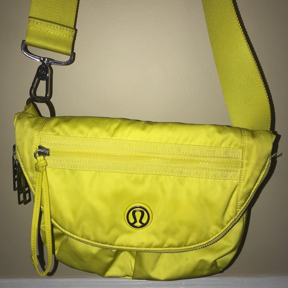 Lululemon festival bag